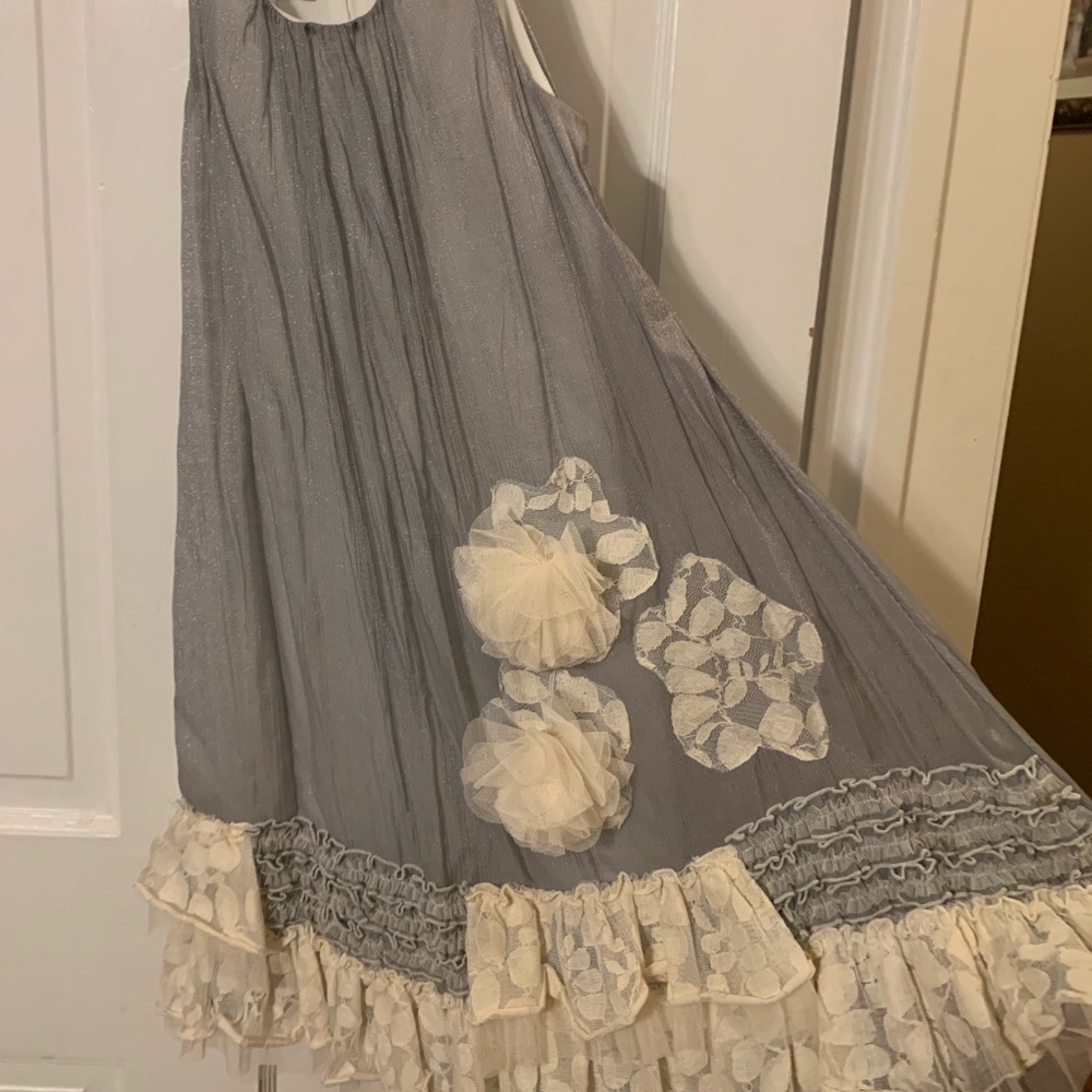 Isobella & Chloe Dress. Size 7.  Grey